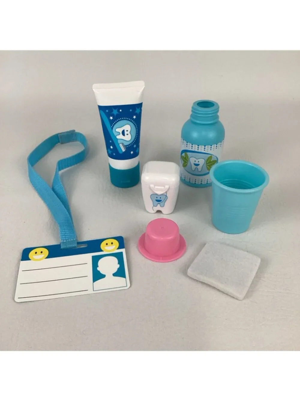 Melissa & Doug Super Smile Dentist Play Set Pretend Teeth Oral Doctor Kit Toy